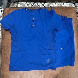 XL Tall Royal Blue Women’s Koi Lite Scrub Set